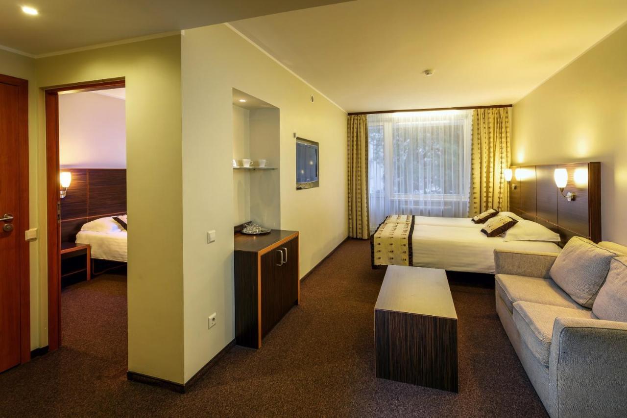 Alka Hotel Паланга Экстерьер фото